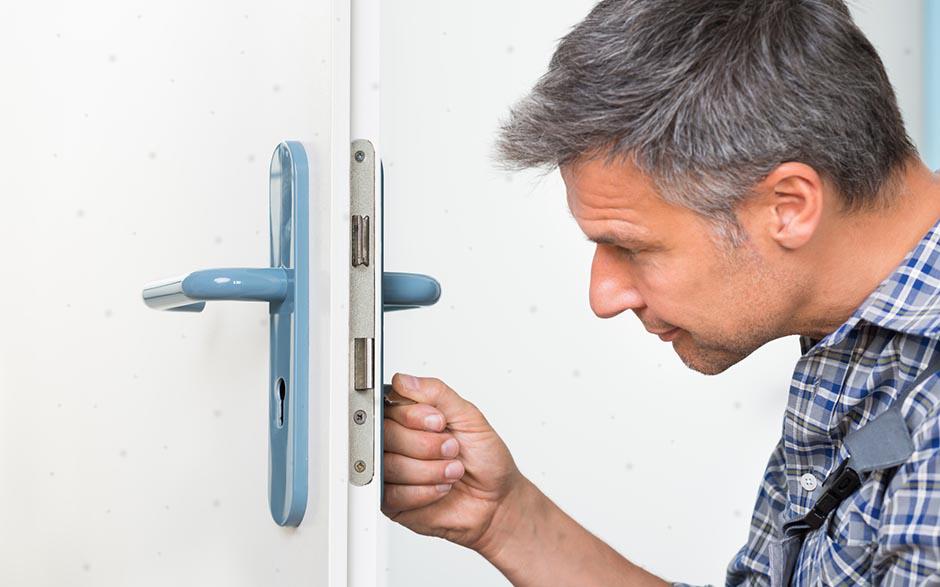 tarif serrurier remplacement serrure Cergy